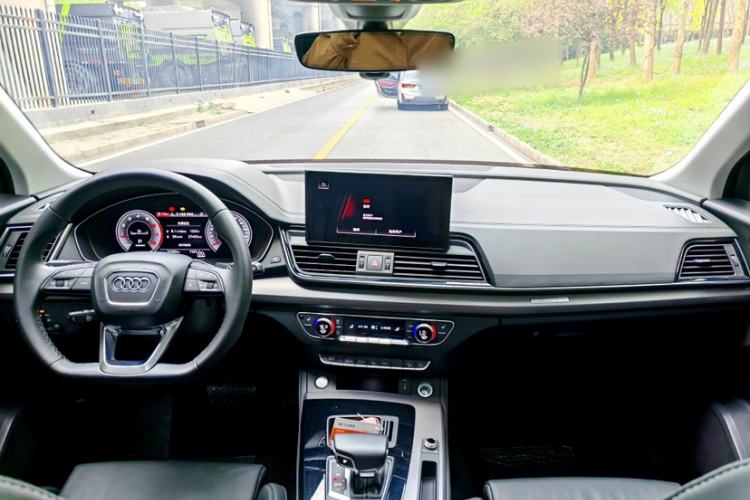 Used Audi Q5L 2022 Updated 40T Luxury Dynamic Edition Interior 1