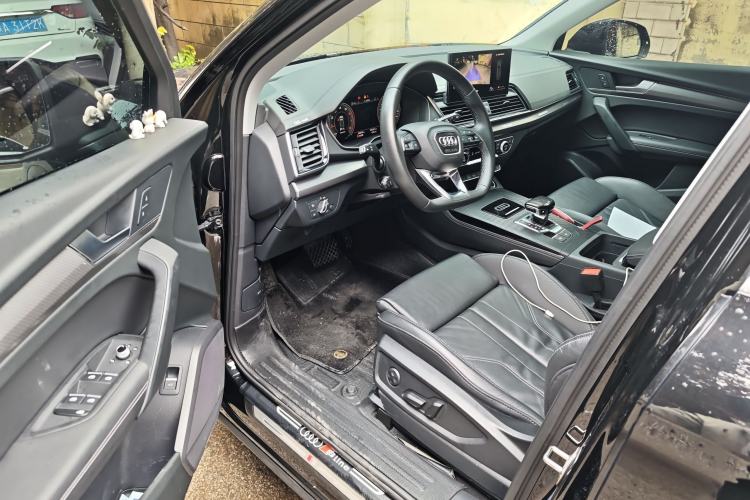 Used Audi Q5L 2022 40T Luxury Dynamic Model Interior 1
