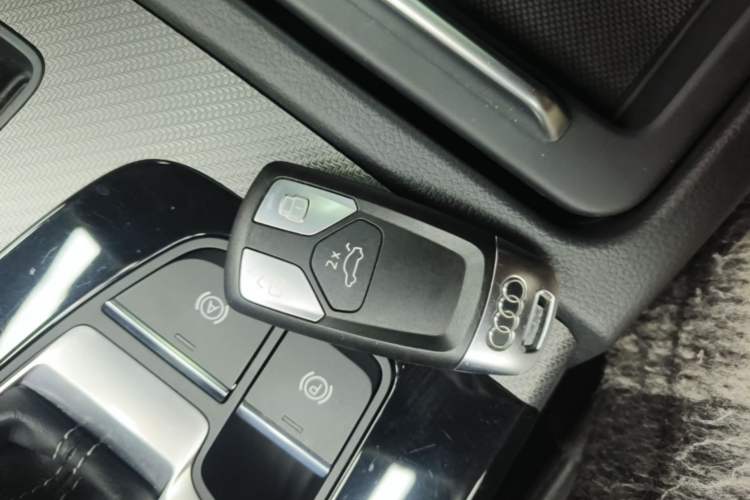 Used Audi Q5L 2022 45T Luxury Dynamic Model Interior 1