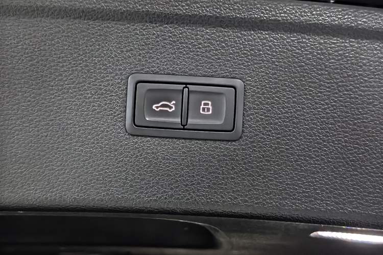 Used Audi Q5L 2022 Updated 45T Luxury Dynamic Version Interior 1