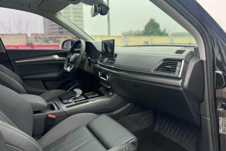 Used Audi Q5L 2022 Updated 40T Luxury Dynamic Edition Interior 1