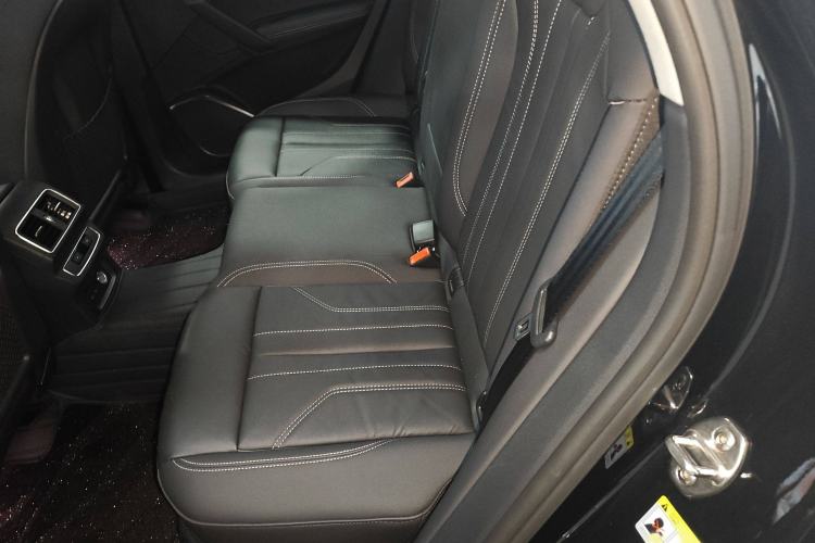 Used Audi Q5L 2022 40T Luxury Dynamic Model Interior 1