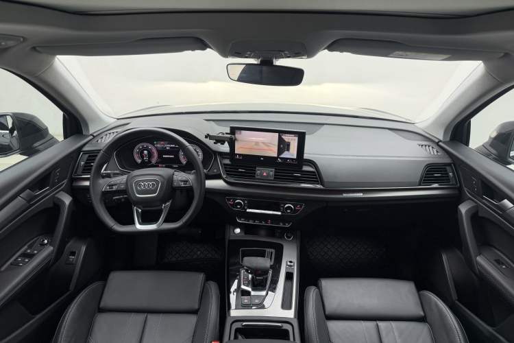 Used Audi Q5L 2022 Updated 40T Luxury Dynamic Edition Interior 1