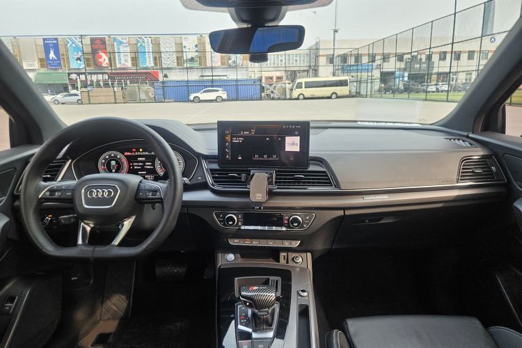 Used Audi Q5L 2022 40T Fashionable and Dynamic Model Interior 1