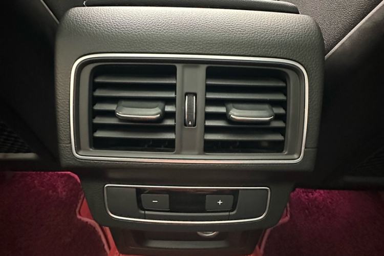 Used Audi Q5L 2022 40T Luxury Dynamic Model Interior 1