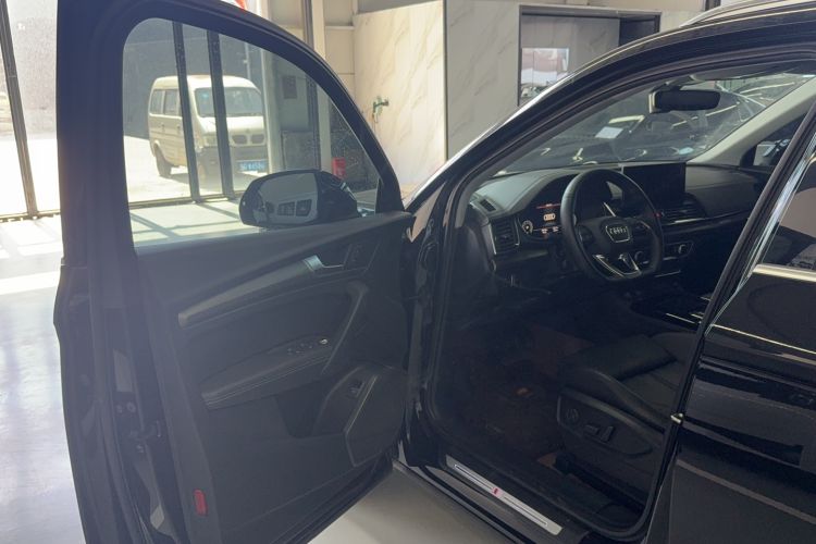 Used Audi Q5L 2022 40T Luxury Dynamic Model Interior 1