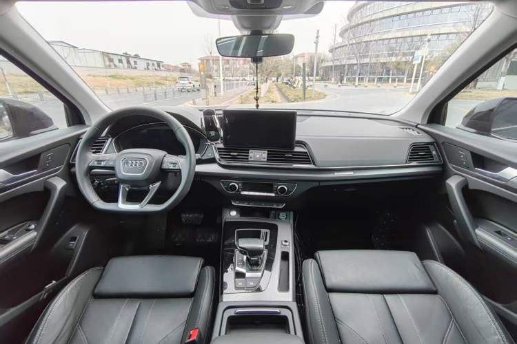 Used Audi Q5L 2022 40T Fashionable and Dynamic Model Interior 1