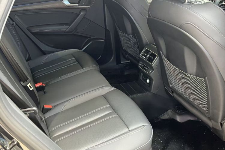 Used Audi Q5L 2022 40T Fashionable and Elegant Model Interior 10