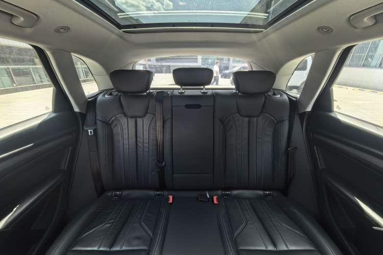 Used Audi Q5L 2022 40T Luxury Dynamic Model Interior 11