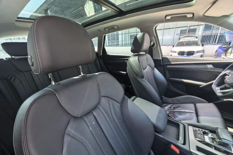 Used Audi Q5L 2022 40T Luxury Dynamic Model Interior 12