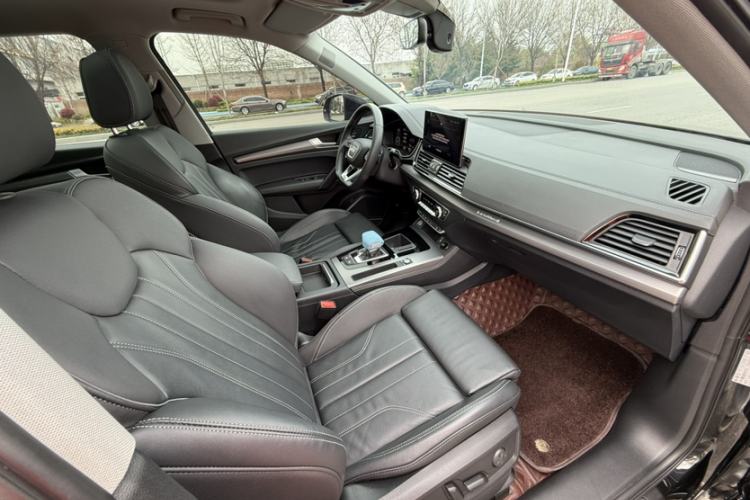 Used Audi Q5L 2022 45T Luxury Dynamic Model Interior 12