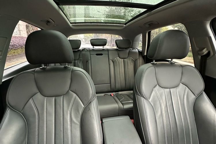 Used Audi Q5L 2022 40T Luxury Dynamic Model Interior 13