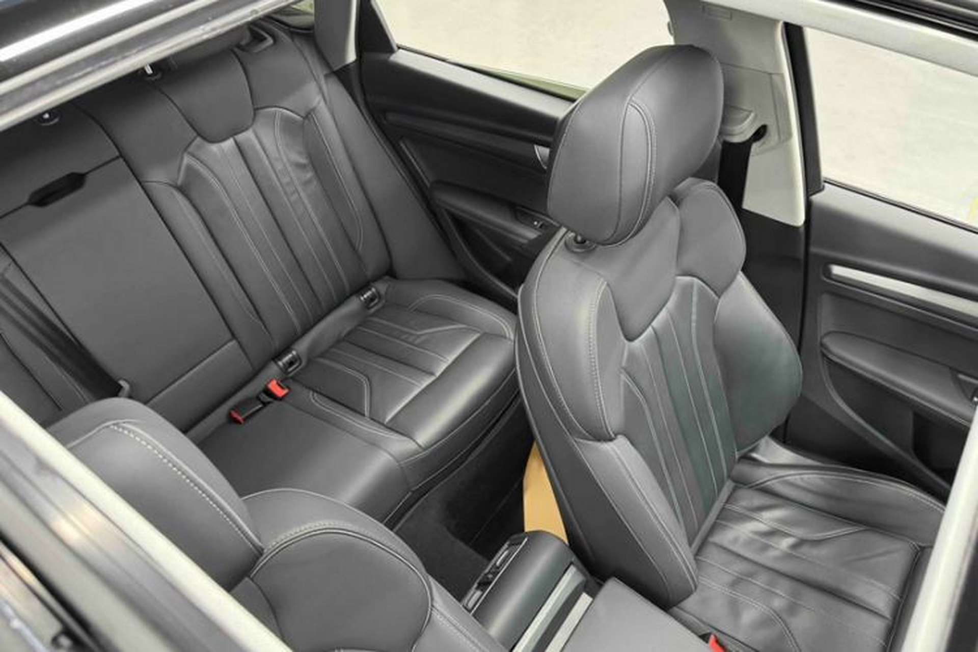 Used Audi Q5L 2022 Updated 45T Luxury Dynamic Version Interior 13