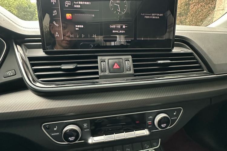 Used Audi Q5L 2022 40T Luxury Dynamic Model Interior 13