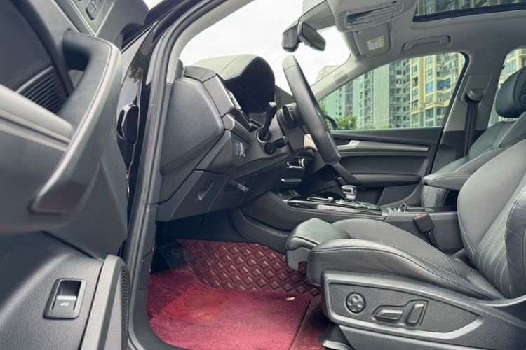 Used Audi Q5L 2022 Updated 45T Luxury Dynamic Version Interior 2