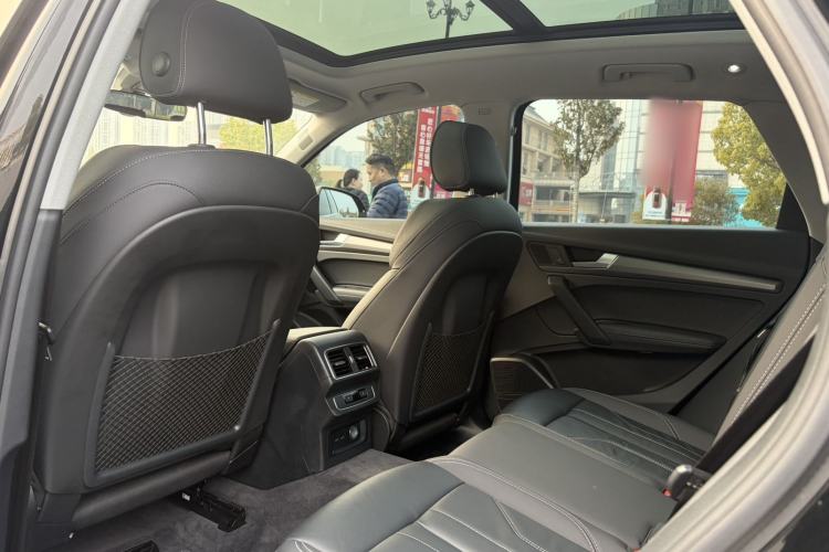 Used Audi Q5L 2022 45T Luxury Dynamic Model Interior 2