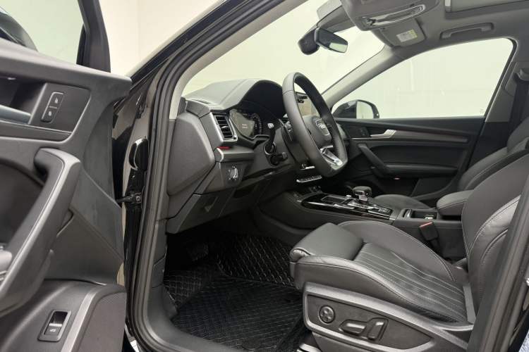 Used Audi Q5L 2022 Updated 40T Luxury Dynamic Edition Interior 2