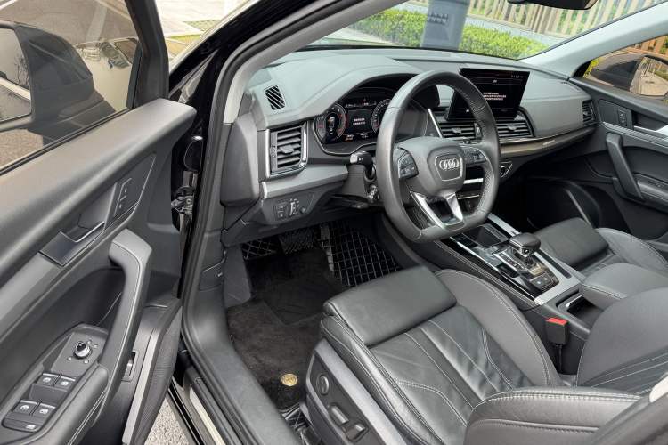Used Audi Q5L 2022 40T Fashionable and Dynamic Model Interior 2