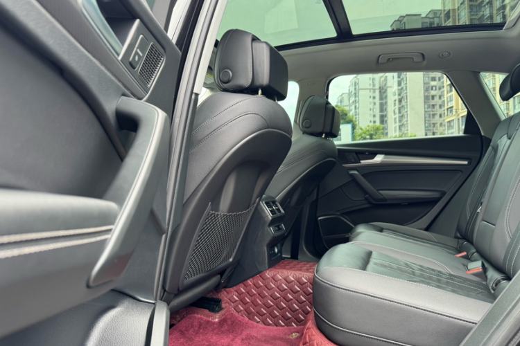 Used Audi Q5L 2022 Updated 45T Luxury Dynamic Version Interior 3