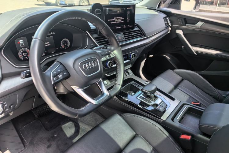 Used Audi Q5L 2022 40T Luxury Dynamic Model Interior 3