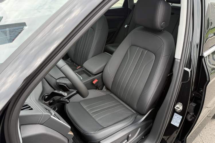 Used Audi Q5L 2022 Updated Version 40T Luxury Elegant Edition Interior 3