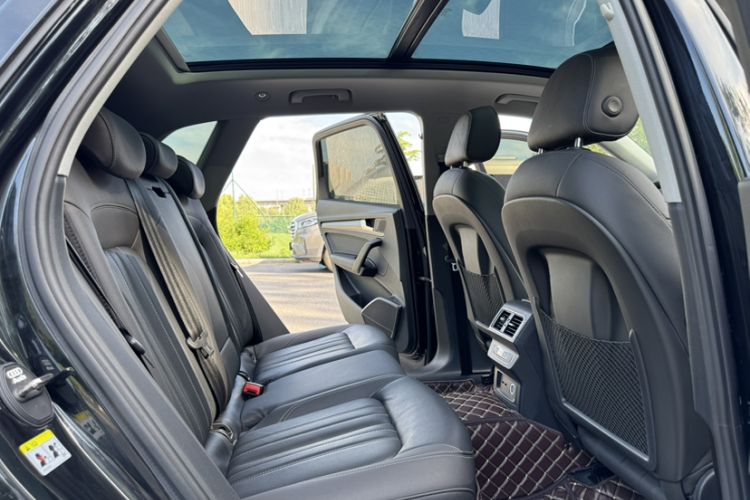 Used Audi Q5L 2022 40T Fashionable and Elegant Model Interior 3