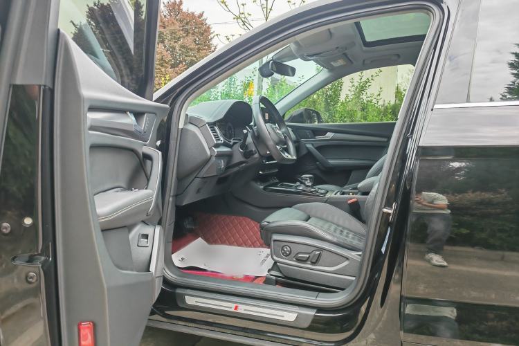 Used Audi Q5L 2022 Updated 40T Luxury Dynamic Edition Interior 3