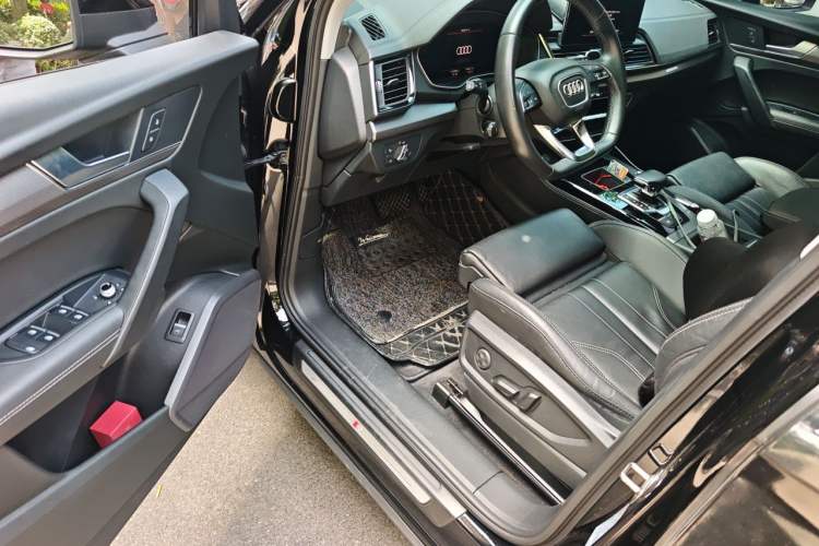 Used Audi Q5L 2022 40T Luxury Dynamic Model Interior 3
