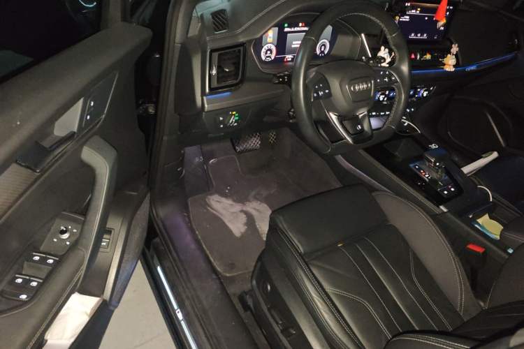 Used Audi Q5L 2022 40T Luxury Dynamic Model Interior 3