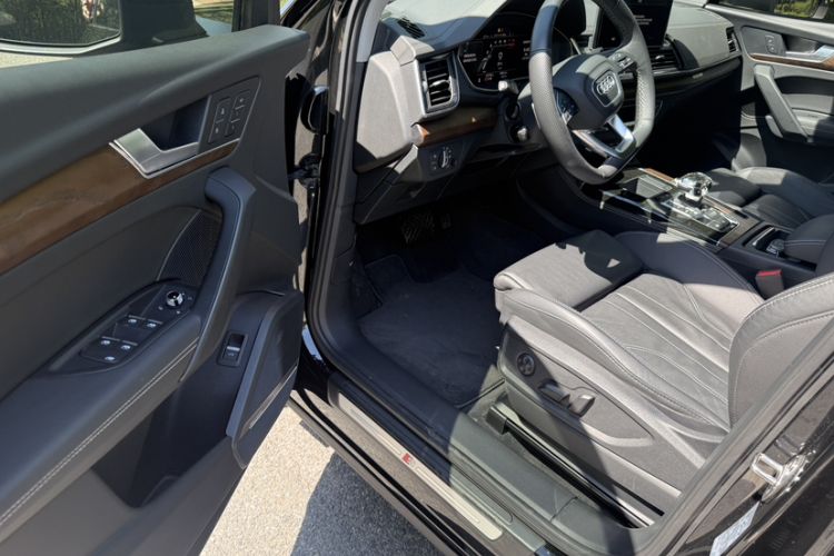 Used Audi Q5L 2022 Updated 45T Luxury Dynamic Version Interior 3