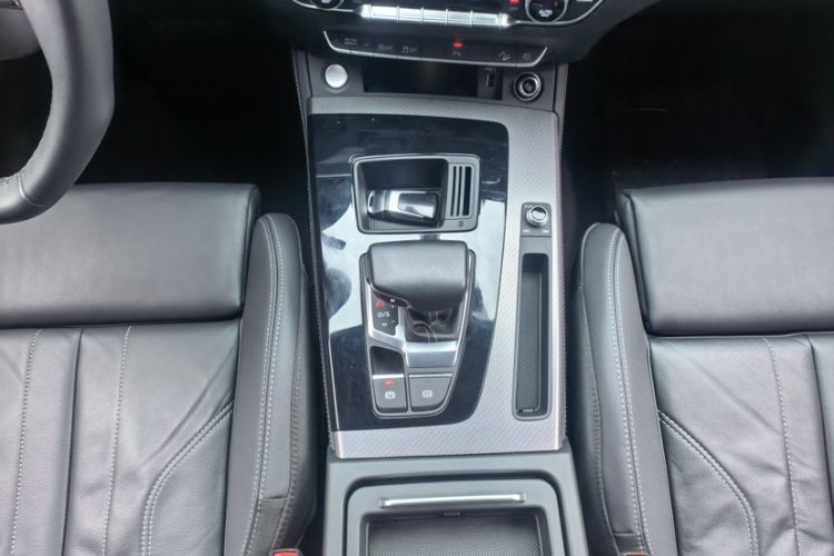 Used Audi Q5L 2022 40T Fashionable and Dynamic Model Interior 3