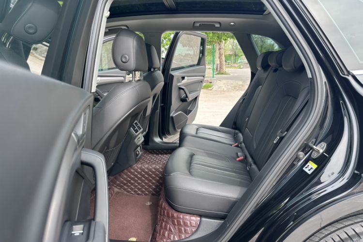Used Audi Q5L 2022 40T Fashionable and Elegant Model Interior 3