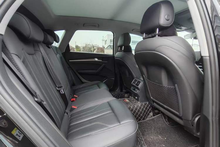 Used Audi Q5L 2022 40T Fashionable and Dynamic Model Interior 3