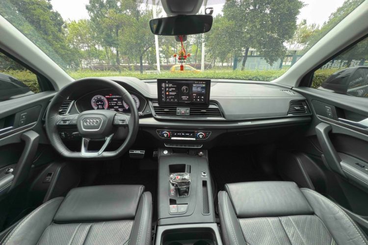 Used Audi Q5L 2022 Updated 40T Luxury Dynamic Edition Interior 4
