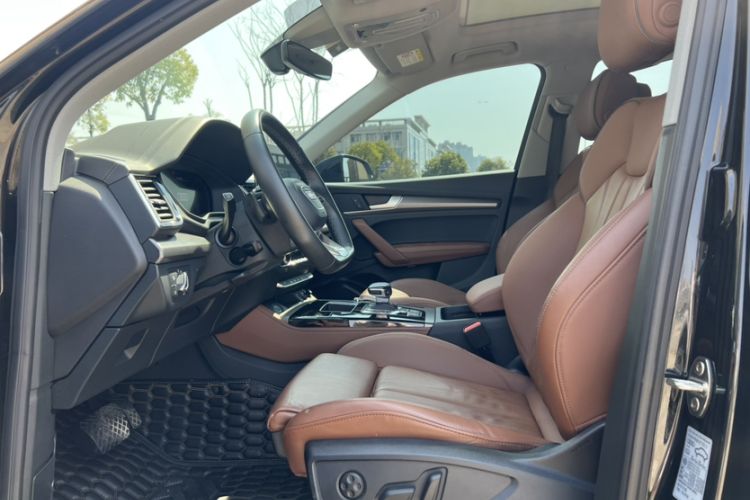 Used Audi Q5L 2022 Updated 40T Luxury Dynamic Edition Interior 4