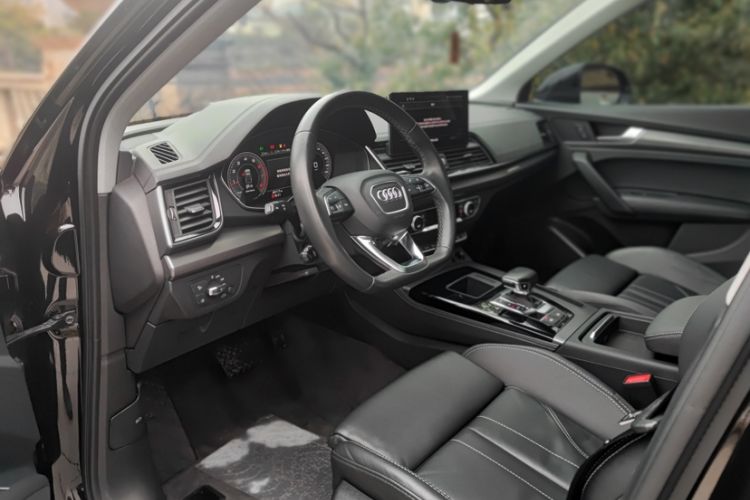 Used Audi Q5L 2022 Updated 40T Luxury Dynamic Edition Interior 4