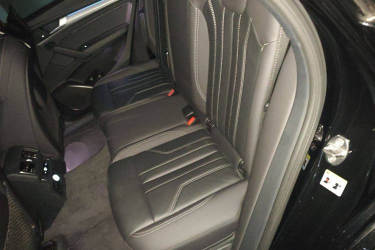 Used Audi Q5L 2022 40T Luxury Dynamic Model Interior 4