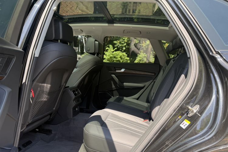 Used Audi Q5L 2022 Updated 45T Luxury Dynamic Version Interior 4