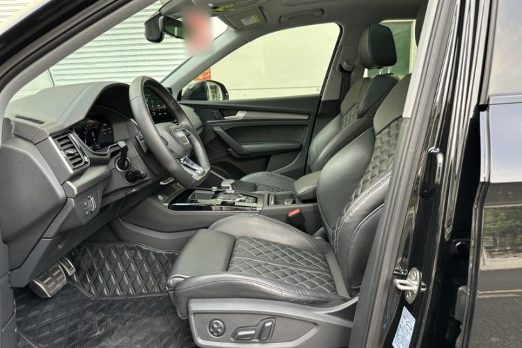 Used Audi Q5L 2022 40T Fashionable and Dynamic Model Interior 4