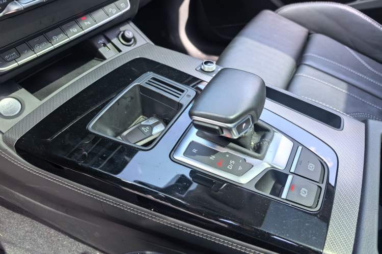 Used Audi Q5L 2022 40T Luxury Dynamic Model Interior 5