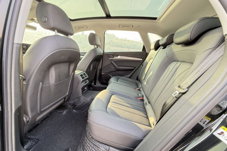 Used Audi Q5L 2022 40T Fashionable and Elegant Model Interior 5