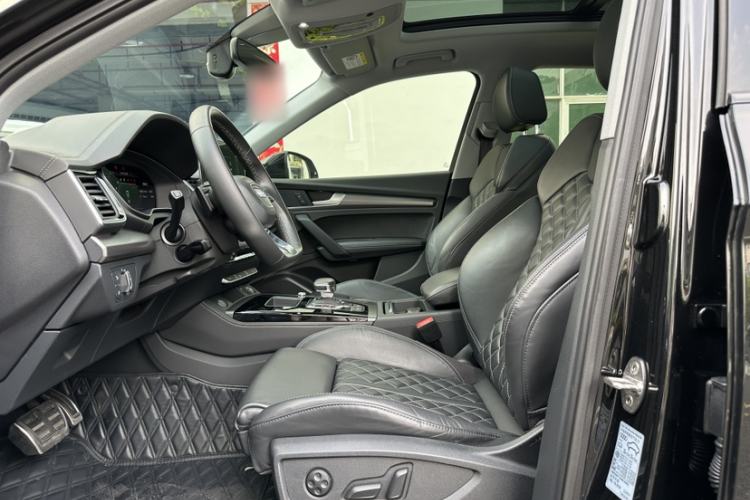 Used Audi Q5L 2022 40T Fashionable and Dynamic Model Interior 5