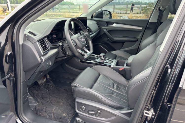 Used Audi Q5L 2022 40T Fashionable and Dynamic Model Interior 5