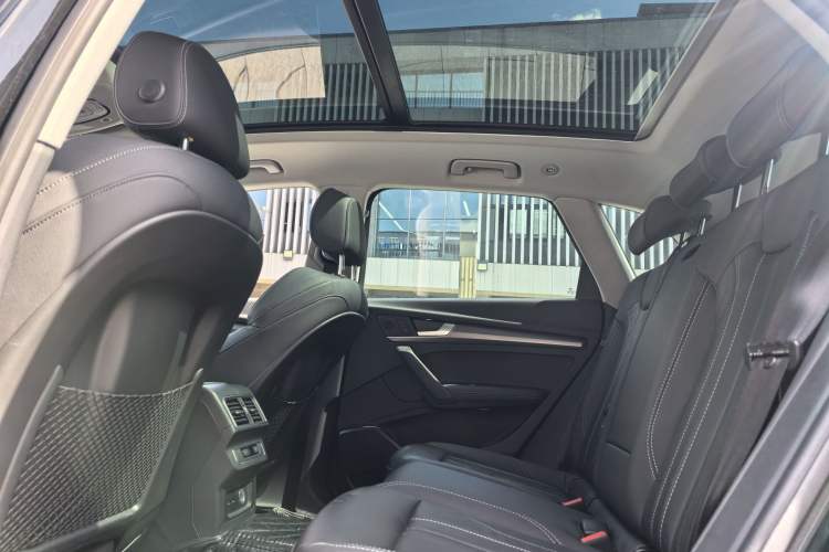 Used Audi Q5L 2022 40T Luxury Dynamic Model Interior 6