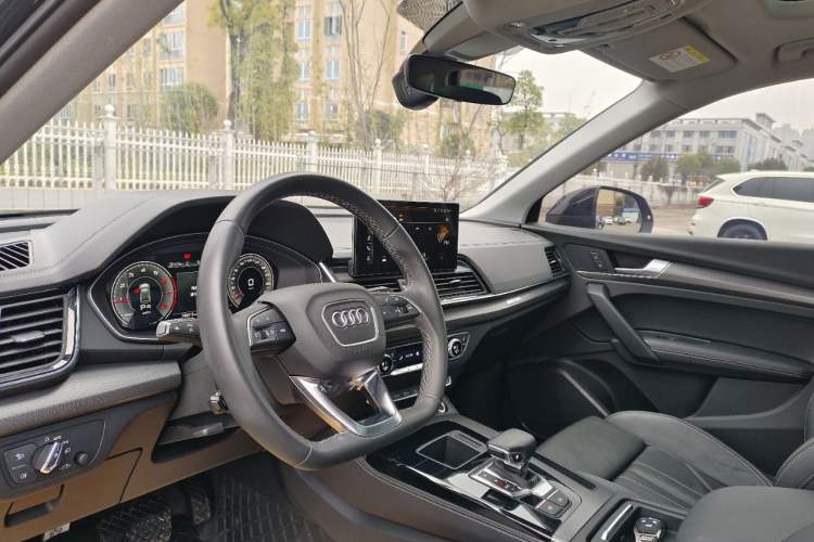 Used Audi Q5L 2022 Updated 40T Luxury Dynamic Edition Interior 6