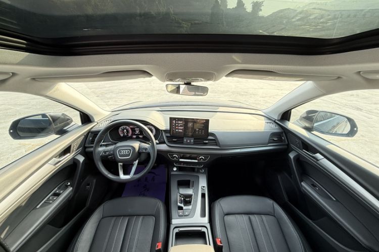 Used Audi Q5L 2022 40T Fashionable and Elegant Model Interior 6