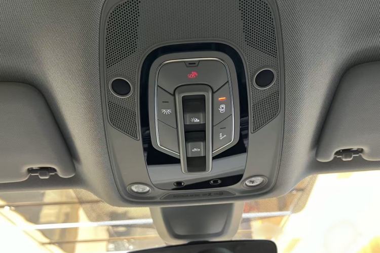 Used Audi Q5L 2022 40T Fashionable and Elegant Model Interior 6