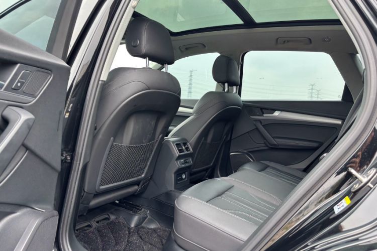 Used Audi Q5L 2022 40T Fashionable and Dynamic Model Interior 6