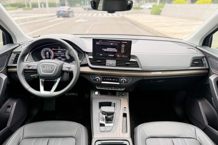 Used Audi Q5L 2022 Updated Version 40T Luxury Elegant Edition Interior 8