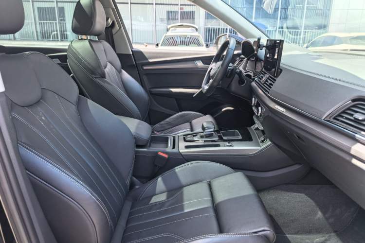Used Audi Q5L 2022 40T Luxury Dynamic Model Interior 9